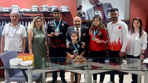 Ceylin’e doğum günü sürprizi