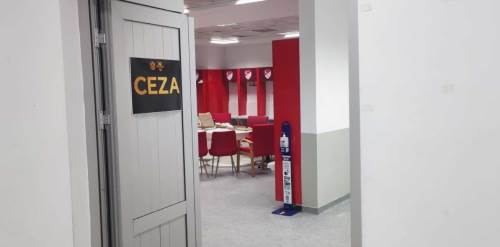Ceza Es Es’in soyunma odasında hazırlanacak