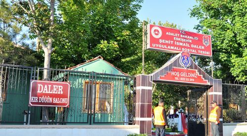 Cezaevinde kır düğünü