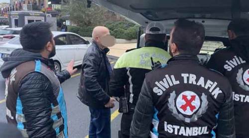 Cezayı yedi, gazetecilere hakaretler yağdırdı