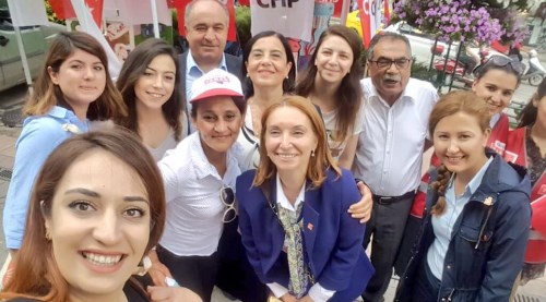 CHP adaylarının fedakar gönüllüleri...