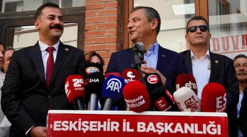 CHP’de sakin kurultay