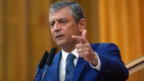 CHP'de toplu istifa: Özgür Özel ekibinden kurultay hamlesi