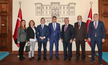 Chp’Den Vali Aygöl’E Ziyaret
