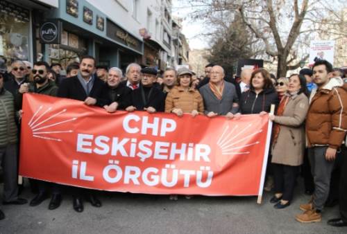 CHP Eskişehir İl Örgütü pankartlarla yürüyüş yaptı