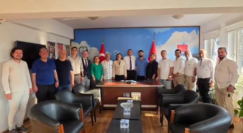 CHP Eskişehir Milletvekili Jale Nur Süllü, il yönetimi ile bir araya geldi 