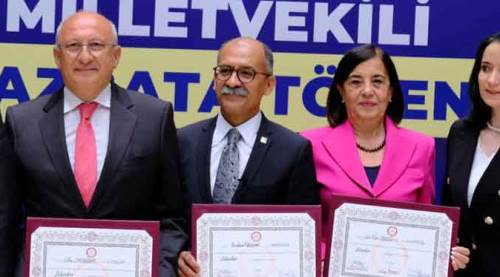 CHP Eskişehir vekilleri mazbatalarını aldı