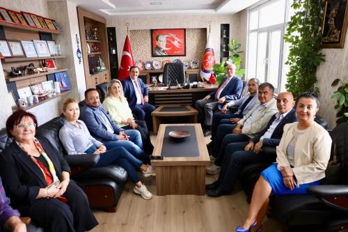 CHP’li başkanlardan Mahmudiye Belediyesi'ne dayanışma ziyareti