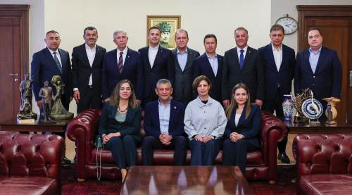 CHP’li belediye başkanlarından Özgür Özel’e tam destek!