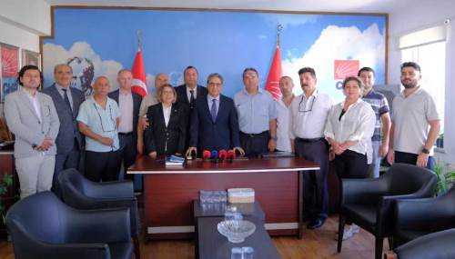CHP’li Erbay’dan Başkan Ünlüce’ye "partide kalın" çağrısı