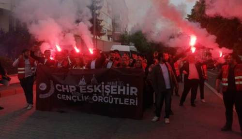 CHP’li gençlerden İmamoğlu’na destek yürüyüşü
