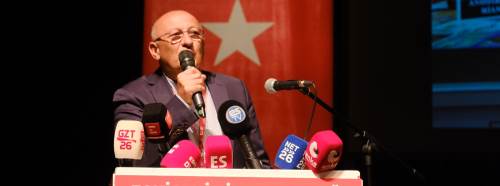 CHP’li Utku Çakırözer: “Beylikova’yı kimseye peşkeş çektirmeyiz”