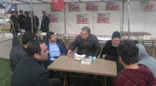 CHP'liler saldırılan 'Evet' çadırına gitti