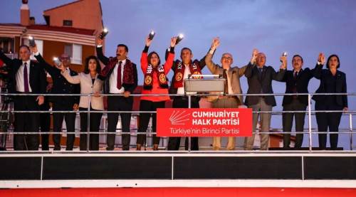 CHP mitingine Büyükerşen ve Ünlüce sevgisi damga vurdu!