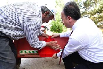 Çiftçiler Reflektör Ve Rops Demiri Kullanma Konusunda Bilgilendi
