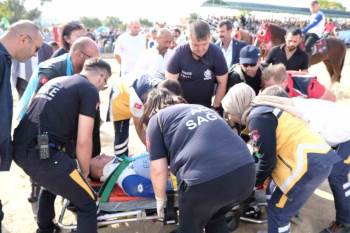 Cirit Gösterisinde Binici Attan Düşerek Yaralandı
