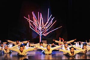 Eskişehirliler Astana JastarGençlik TiyatrosunuAyakta Alkışladı