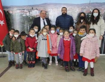 Çocuk Gözünden Demokrasi Projesi Devam Ediyor
