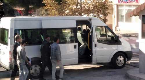 Çocuk parkında uyuşturucu baskını