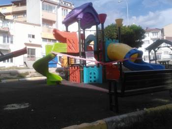 Çocuk Parkları Boş Kaldı
