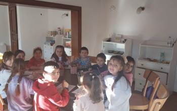 Çocuklar Hem Eğleniyor Hem Öğreniyor
