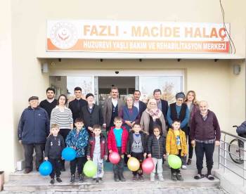 Çocuklar Huzurevi Sakinleri İle Gönüllerince Eğlendi
