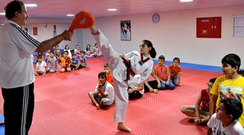 ÇOCUKLAR SPORLA İÇİÇE