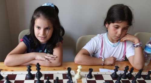 ÇOCUKLARA SATRANÇ KURSLARI AÇILDI