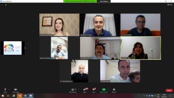 Çocukların Nasıl Mutlu Ve Başarılı Olacaklarının Püf Noktaları Anlatıldı
