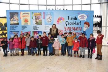 Çocukların Tiyatro Keyfi
