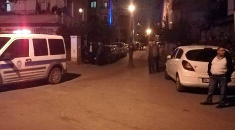 Çocukluk arkadaşını sokak ortasında silahla öldürdü