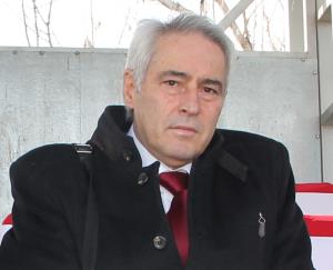 Coşkun Demirbakan kimdir?