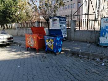 Çöp Konteynerleri Çizgi Film Karakterleriyle Süsleniyor

