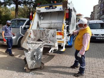 Çöp Konteynerlerine Günlük Dezenfekte
