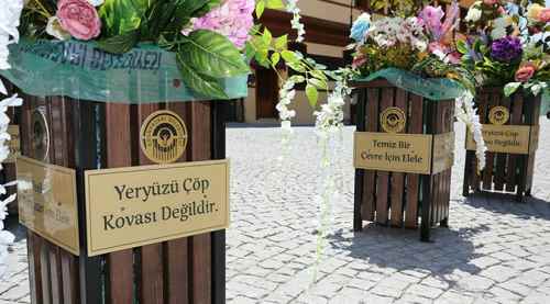 Çöp kutuları çiçek açtı