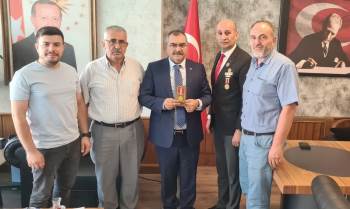 Çorumlu Şehit Babalarının Elleri Öperek Karşıladı
