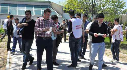 Cuma çıkışında 1 Mayıs çağrısı