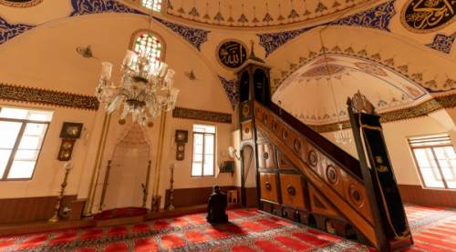 Cuma hutbesi yayımlandı: 24 Nisan’ın konusu “Merhamet Eğitimi”