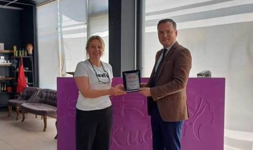 Cumayeri’nde gönüllü kuaförlere Kaymakam’dan teşekkür