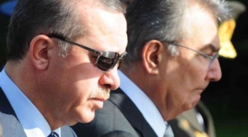 Cumhurbaşkanı Deniz Baykal'ı ziyaret etti