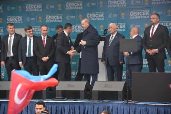 Cumhurbaşkanı Erdoğan: “Yapay Zeka Kimi Uygun Görürse Kimi Seçerse Bunlara Neyi Emrederse Bu Acemiler De Milletin Karşısına ‘İşte Adayımız’ Diyerek Onu Çıkarıyorlar”
