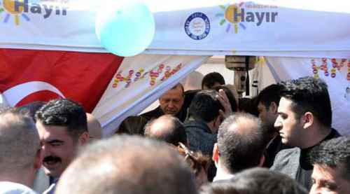 Cumhurbaşkanı Erdoğan 'hayır' çadırına gitti