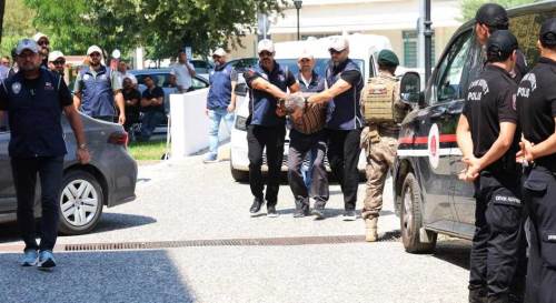 Cumhurbaşkanı Erdoğan'a suikast girişiminin firari sanığı adliyeye çıkarıldı