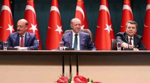 Cumhurbaşkanı Erdoğan asgari ücreti açıkladı: 4 bin 250 lira!