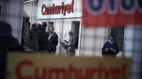 Cumhuriyet soruşturmasında 9 tutuklama