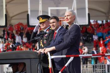 Cumhuriyetin 100.’Ncü Yıl Coşkusu Büyük Bir Sevinçle Kutlandı
