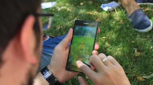DAĞDA TAŞTA POKEMON ARIYORLAR