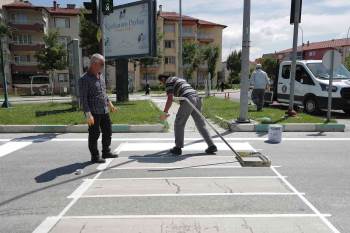 Daha Güvenli Ulaşım İçin Yol Çizgileri Tamamlanıyor
