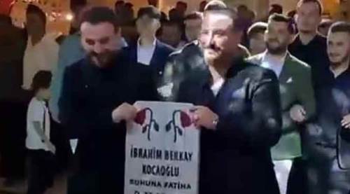 Damada mezar taşı hediye ettiler!