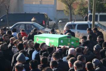 Damadın Yaptığı Katliamda Ölen 4 Kişi Toprağa Verildi
